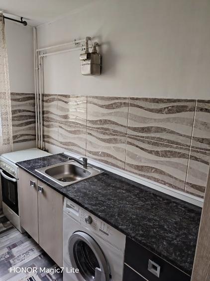 Apartament cu 2 camere semidecomandat, mobilat în Drumul Taberei