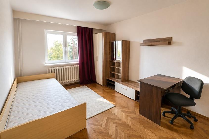 Apartament cu 4 camere decomandat în Gheorgheni
