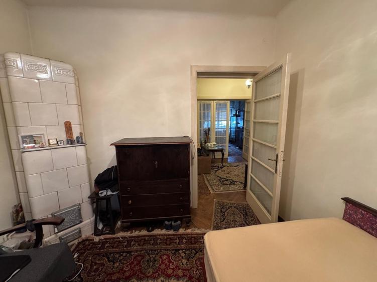 Apartament cu 4 camere decomandat în Armeneasca