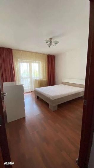 Apartament cu 3 camere decomandat în Sud