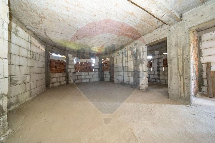 Casă individuală cu 5 camere cu Teren 1000 Mp în Dumbrăvița