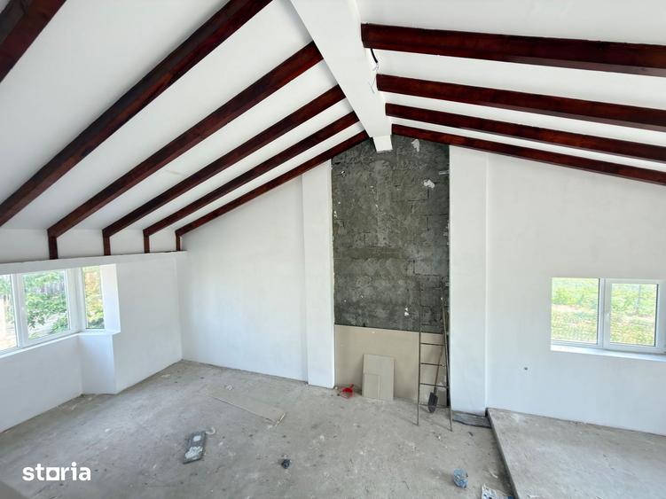Casă cu 5 camere cu Teren 1322 Mp în Băleni