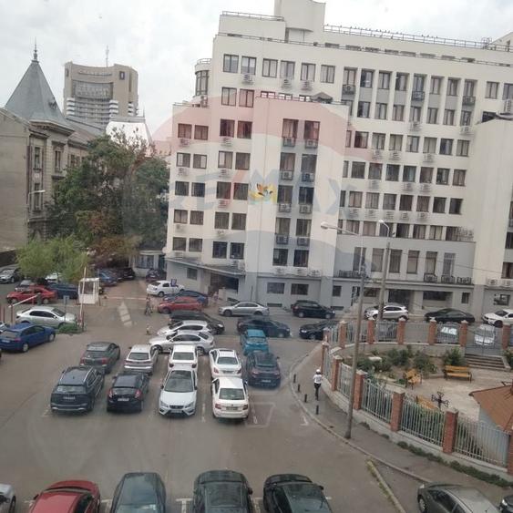 Garsonieră decomandată, mobilată în Universitate