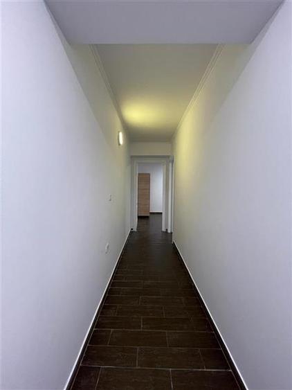 Apartament cu 5 camere decomandat în E3