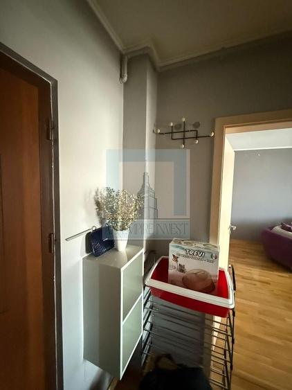 Apartament cu 2 camere decomandat în Tractorul