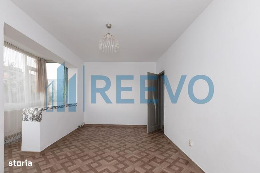 Apartament cu 3 camere decomandat în Narcisa
