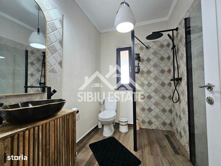 Casă cu 4 camere cu Teren 600 Mp în Sadu