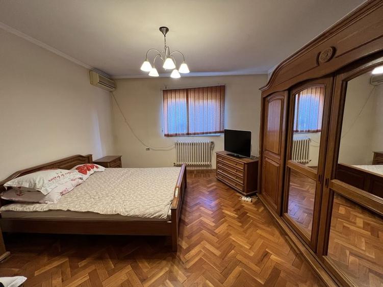 Casă cu 4 camere în Central