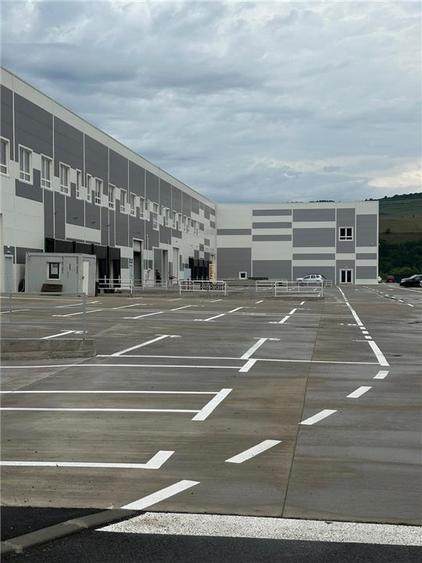 Spațiu industrial, de 1,300 mp, în Luna de Sus