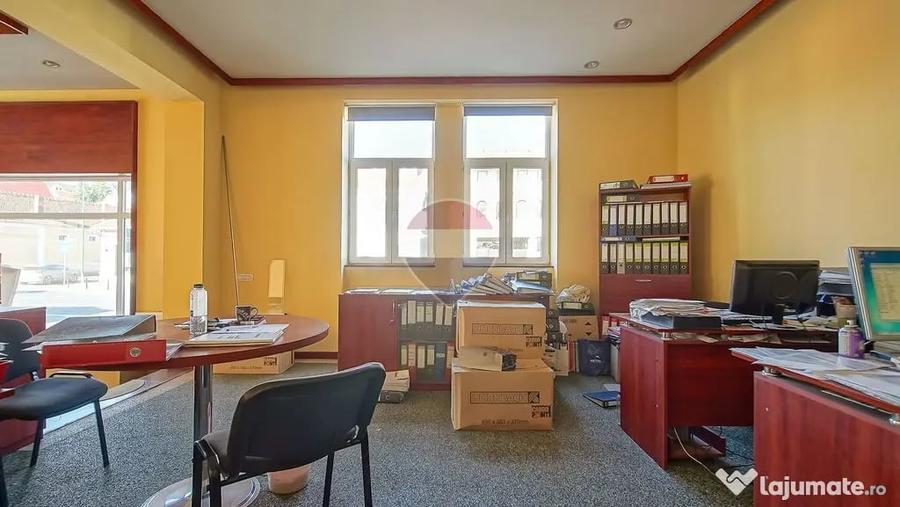 Spațiu comercial, de 120 mp, în Central