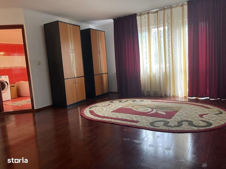 Casă cu 4 camere în Gara Veche