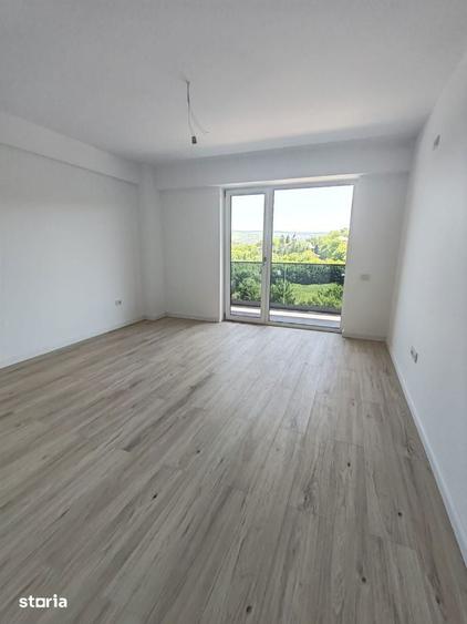 Apartament cu 2 camere semidecomandat în Podu Roș