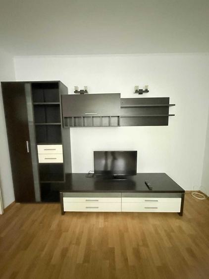 Apartament cu 3 camere decomandat, mobilat în Apusului