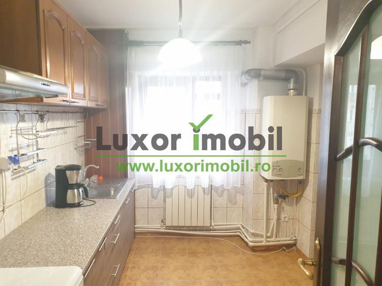 Apartament cu 3 camere decomandat în Centru Civic
