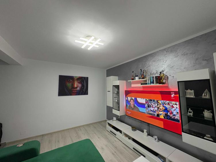 Apartament cu 2 camere decomandat în Giroc