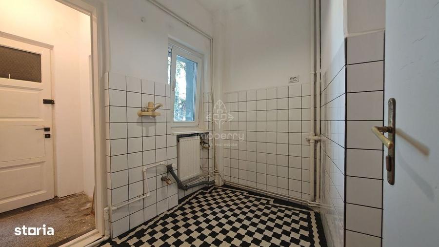 Apartament cu 3 camere semidecomandat în Știrbei Vodă