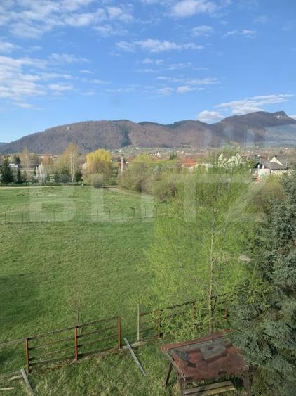 Casă individuală cu 13 camere cu Teren 1553 Mp în Bran