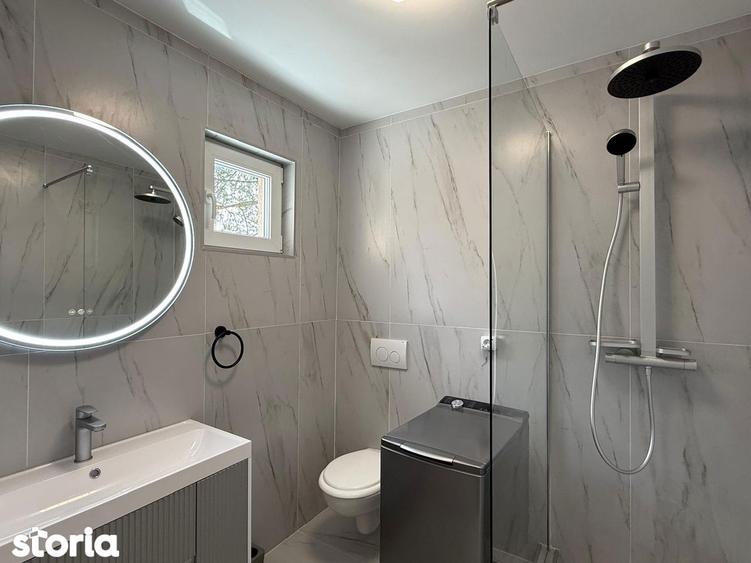 Apartament cu 3 camere decomandat în Cornișa