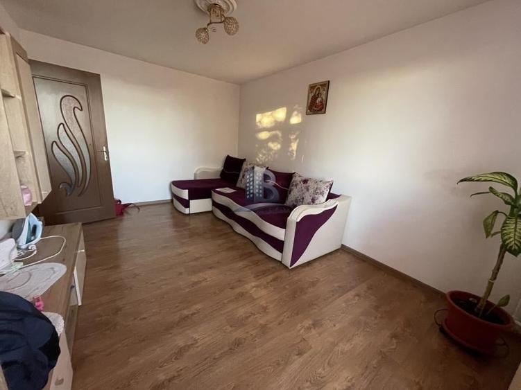 Apartament cu 2 camere decomandat, mobilat în Tei
