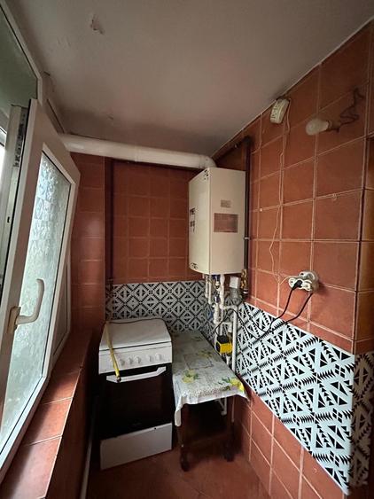 Apartament cu 2 camere decomandat în CET