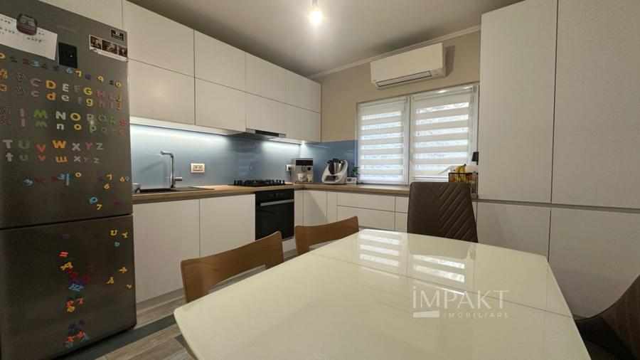 Apartament cu 3 camere semidecomandat, mobilat în Semicentral