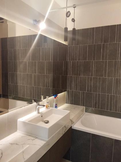 Apartament cu 2 camere decomandat în Tractorul