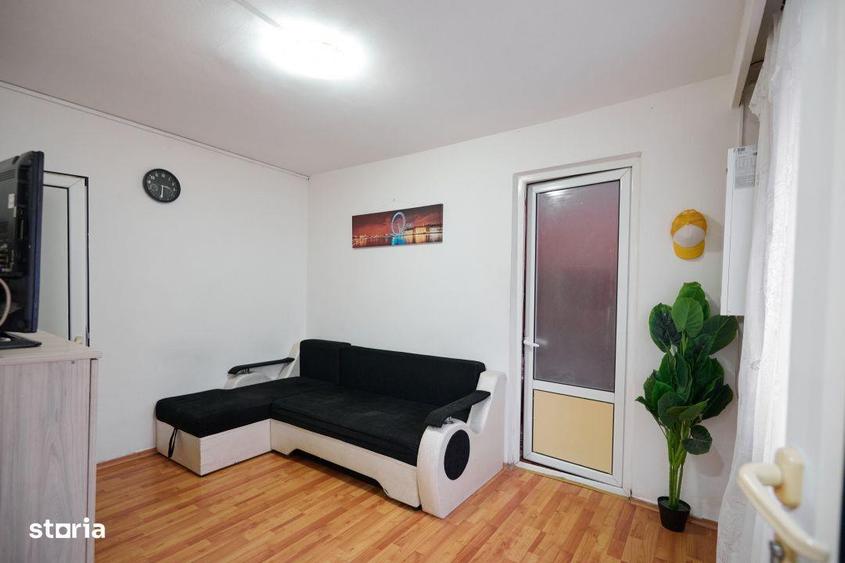 Apartament cu 3 camere semidecomandat în Trivale