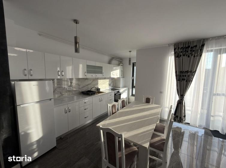 Apartament cu 3 camere în Micro 16