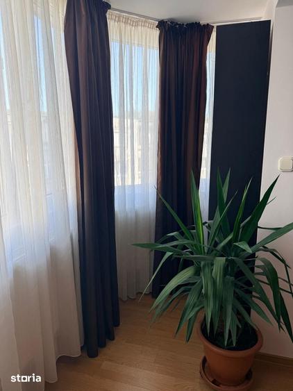 Apartament cu 4 camere decomandat în Pandurilor
