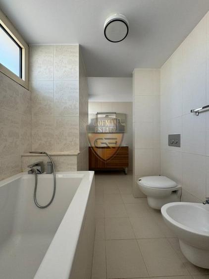 Apartament cu 3 camere decomandat, mobilat în Tomis II