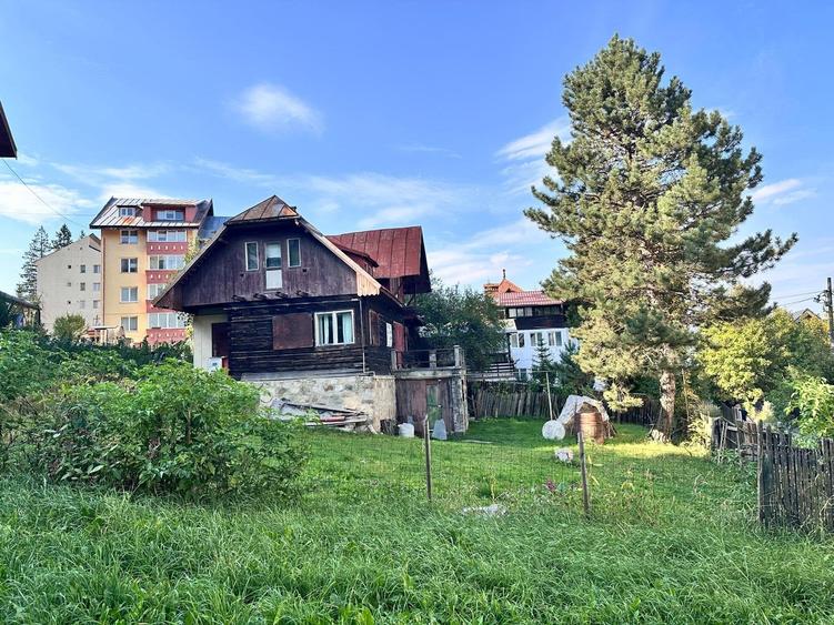 Casă cu 6 camere cu Teren 749 Mp în Predeal