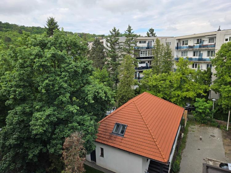 Apartament cu 2 camere semidecomandat în Grigorescu