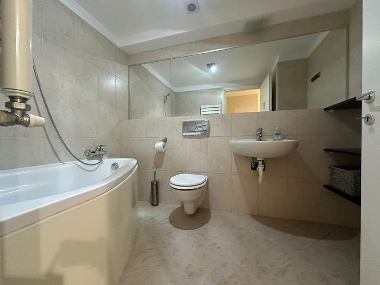 Apartament cu 3 camere decomandat, mobilat în Herăstrău