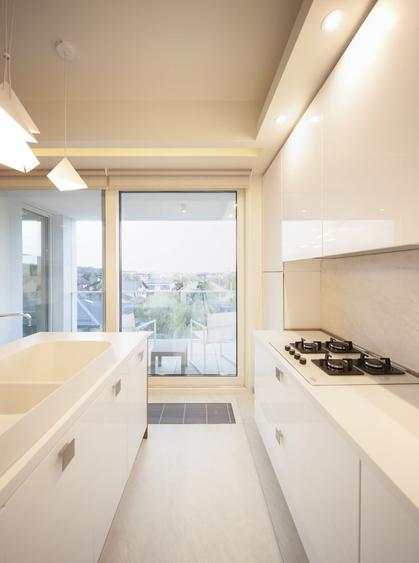 Apartament cu 3 camere decomandat, mobilat în Iancu Nicolae
