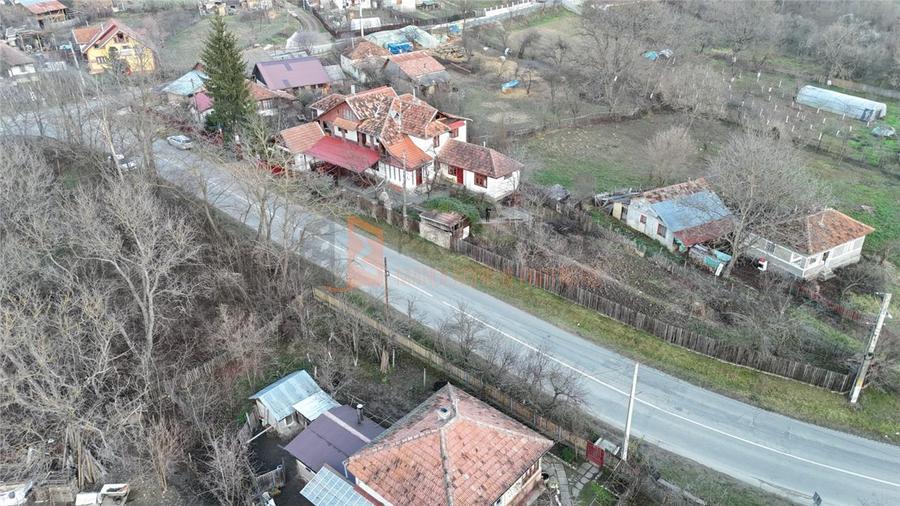 Casă individuală cu 13 camere cu Teren 1063 Mp în Vintilă Vodă