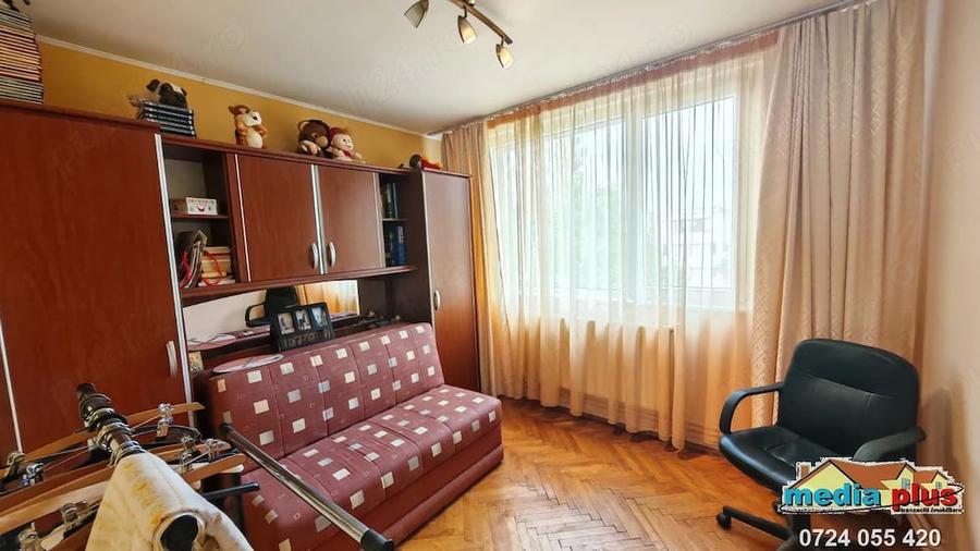 Apartament cu 3 camere decomandat în Central