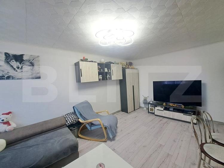 Apartament cu 3 camere decomandat, mobilat în Astra