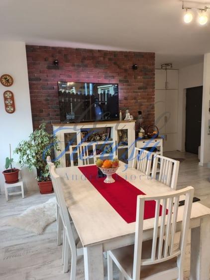 Apartament cu 2 camere semidecomandat, mobilat în Florești