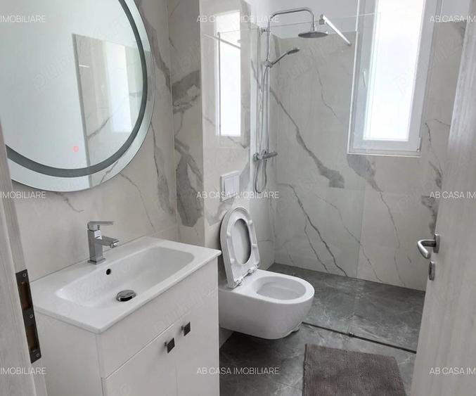 Apartament cu 3 camere decomandat în Aradului