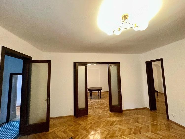 Apartament cu 4 camere decomandat în Grădina Icoanei