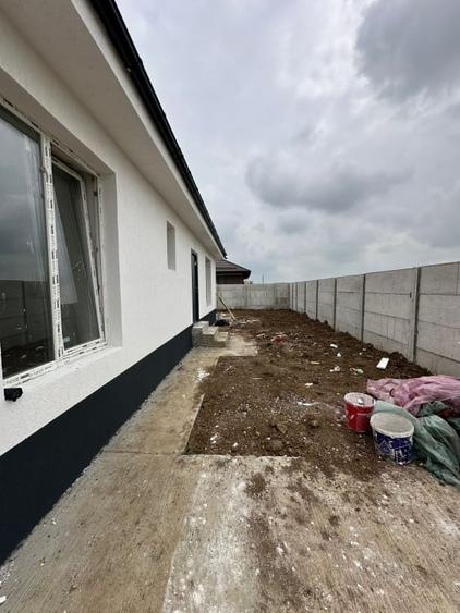 Casă individuală cu 3 camere cu Canalizare în Vârteju