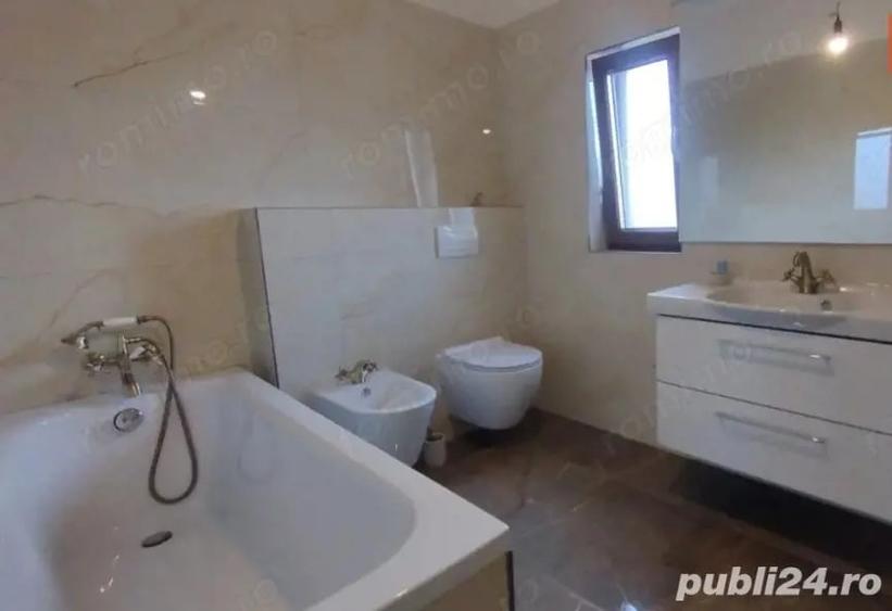 Casă cu 6 camere cu Teren 280 Mp în Săcălaz