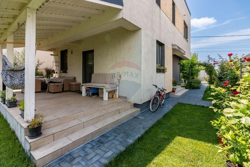 Casă / Vilă cu 4 camere de vânzare Tunari - 28