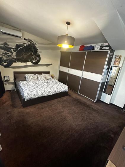 Duplex cu 7 camere cu Canalizare în Ciorogârla