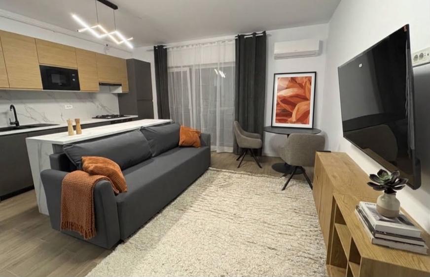 Apartament cu 2 camere semidecomandat în Berceni