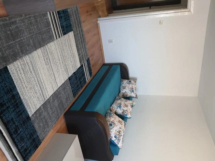 Apartament cu 3 camere semidecomandat în Autogară