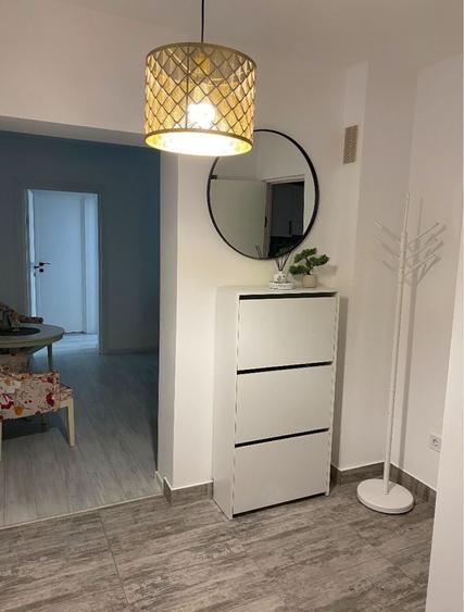 Apartament cu 2 camere semidecomandat în Micro 9