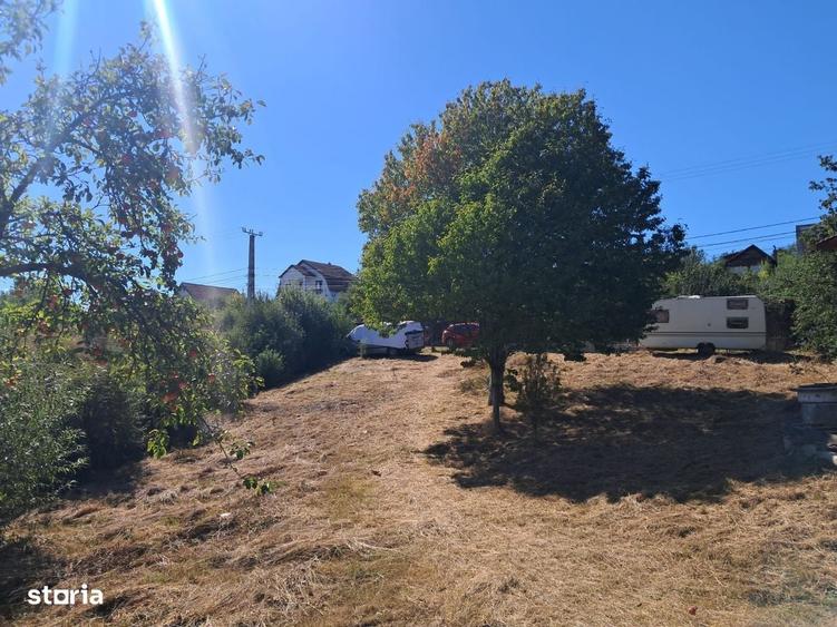 Casă cu 4 camere în Daia