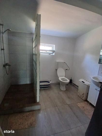 Casă cu 7 camere cu Teren 843 Mp în Central