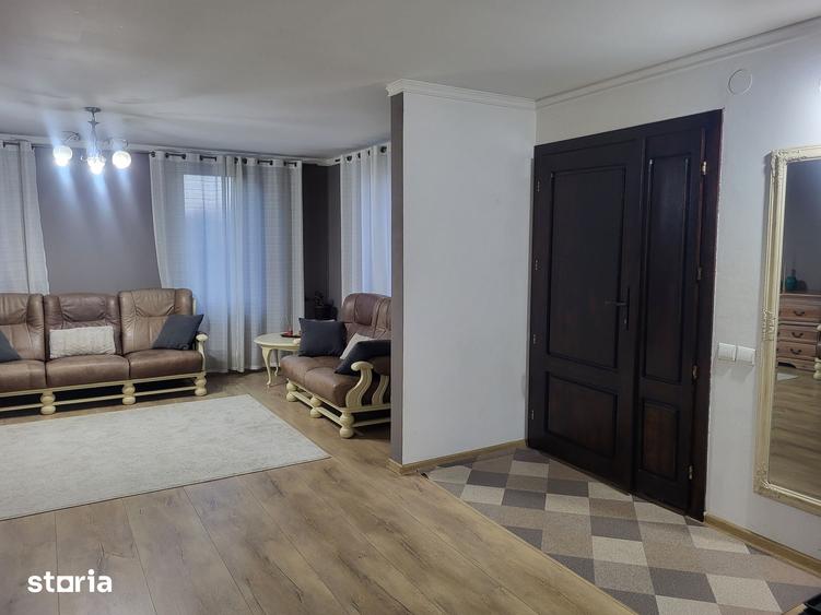 Casă cu 5 camere cu Teren 568 Mp în Gării